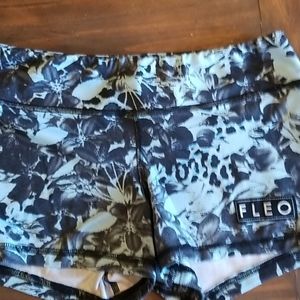 Fleo Shorts